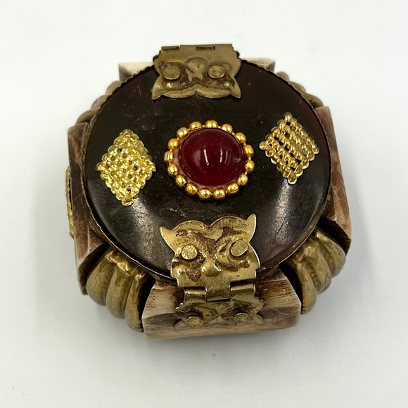 Vintage Camel Bone & Brass Trinket Box Handmade Carved 2X2 Jewelry Box - Picture 4 of 8